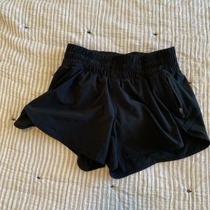 Lululemon Tracker Low Rise Short 4”